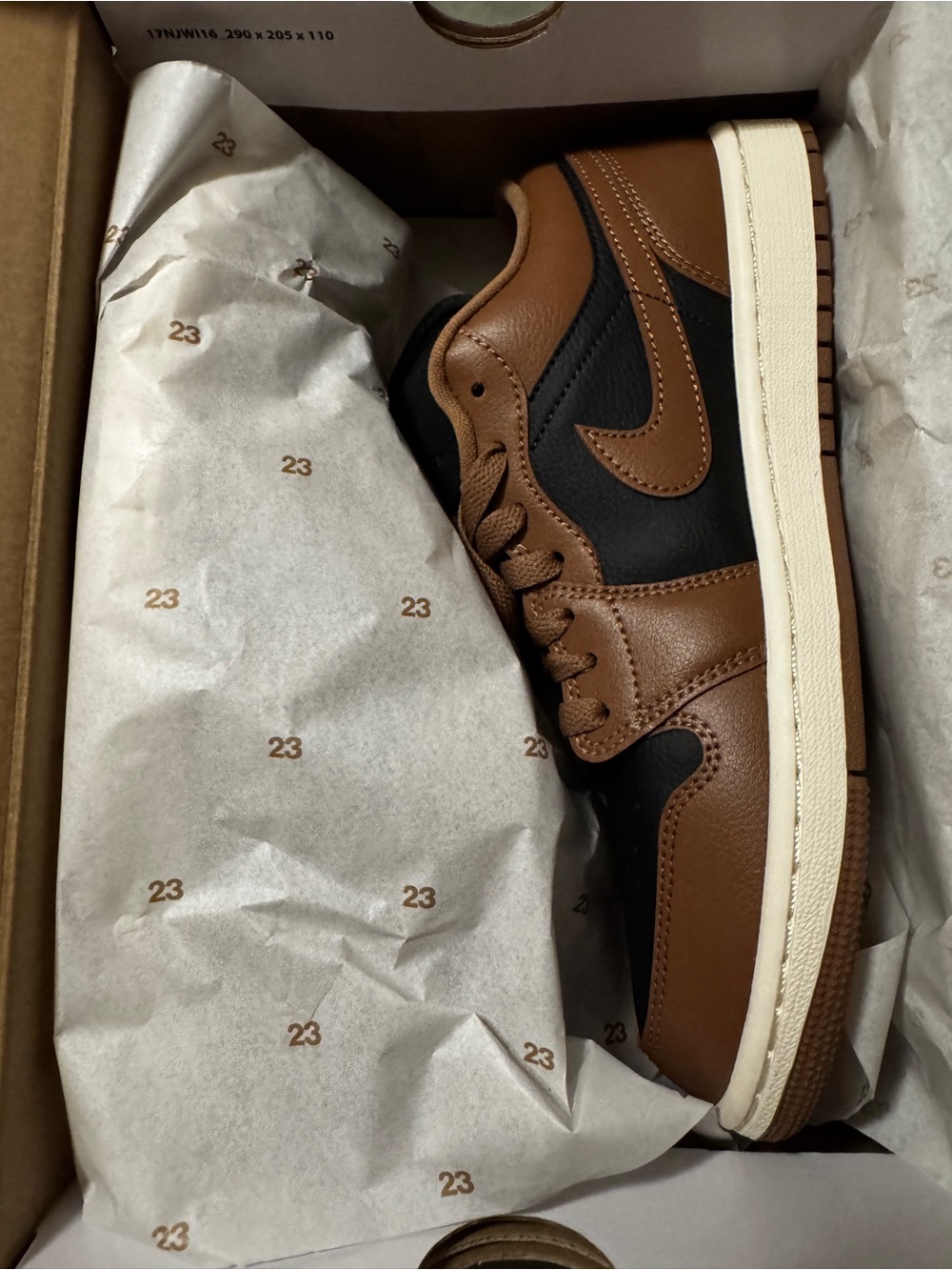 Nike Low-Top Sneaker in Brown and Black - Picture 2 of 8